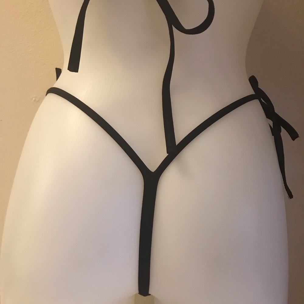 Bikini - Picture 6 of 7